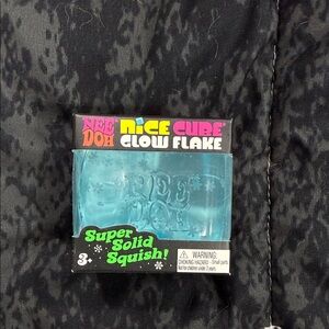 Nee Doh Glow Flake Nice Cube